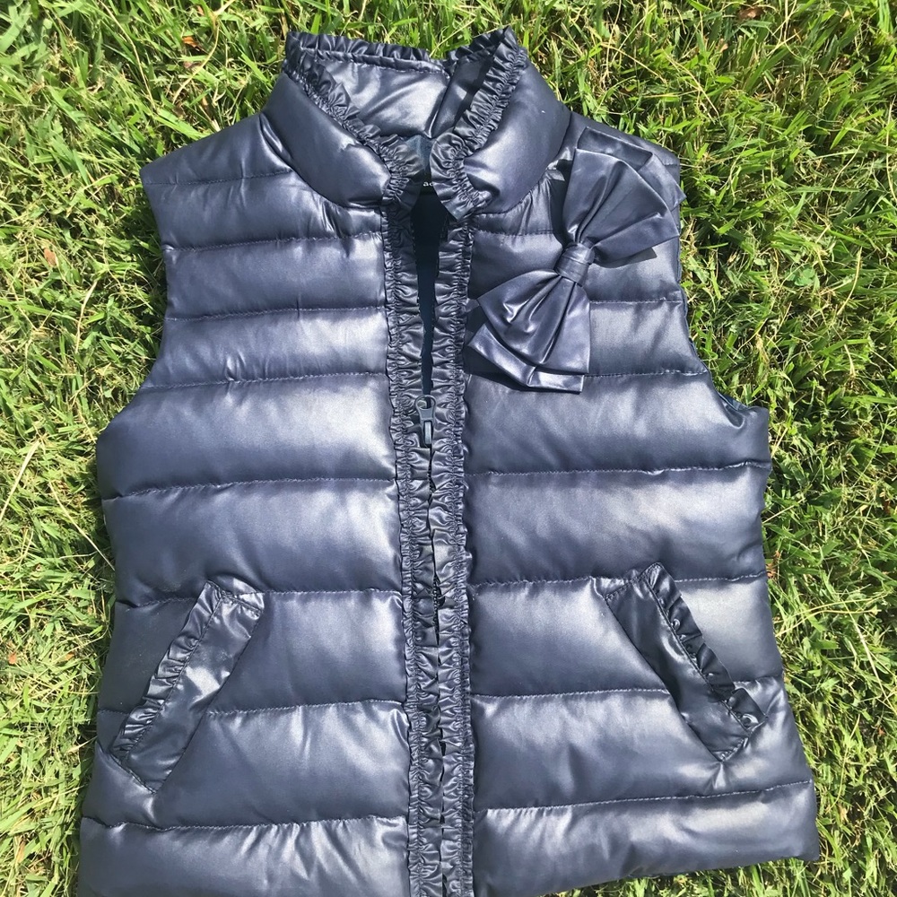 Girls puffy vest navy size 5